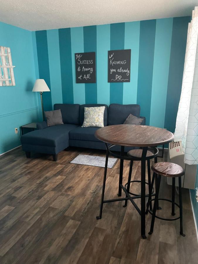 Lake Point Motel Марбълхед Екстериор снимка