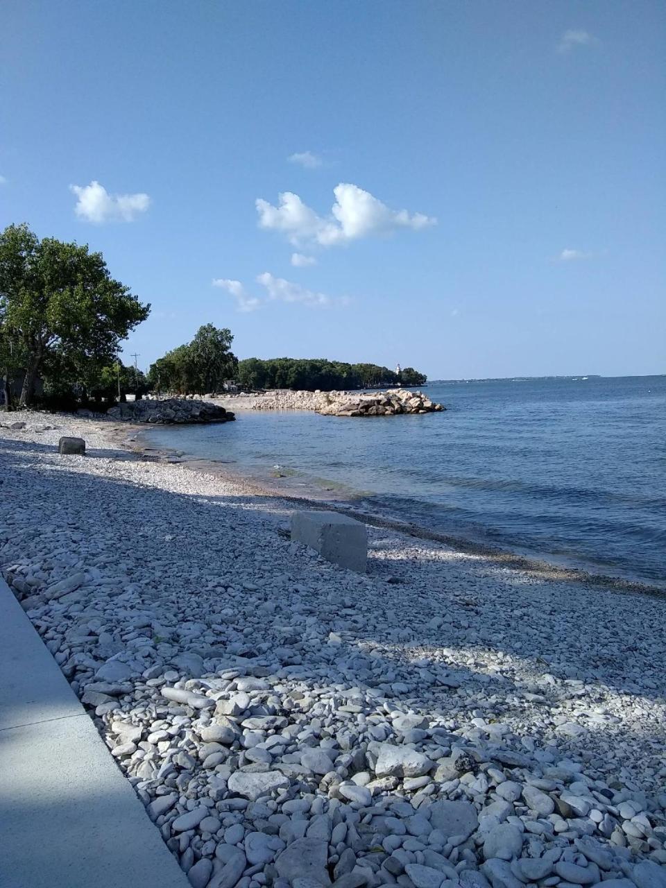 Lake Point Motel Марбълхед Екстериор снимка